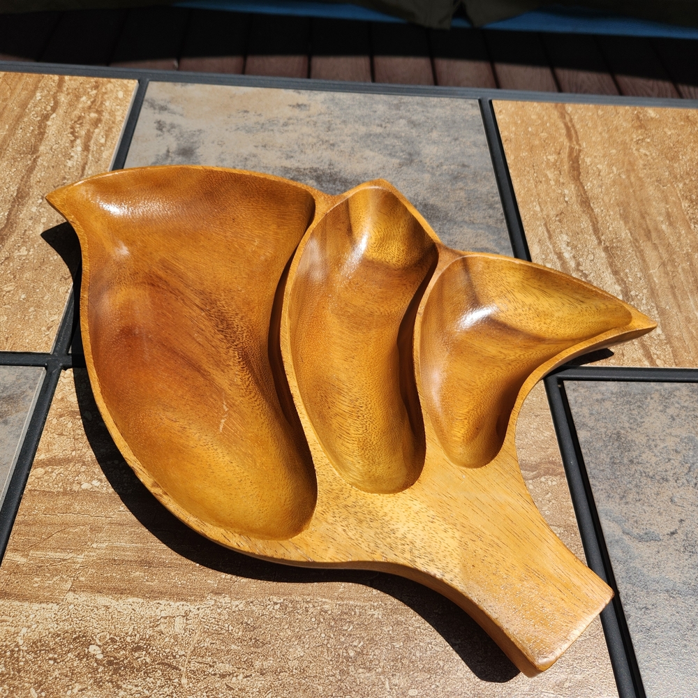 Vintage Monkey Pod Wood Leaf-Shaped Serving Tray - Picture 2 of 12